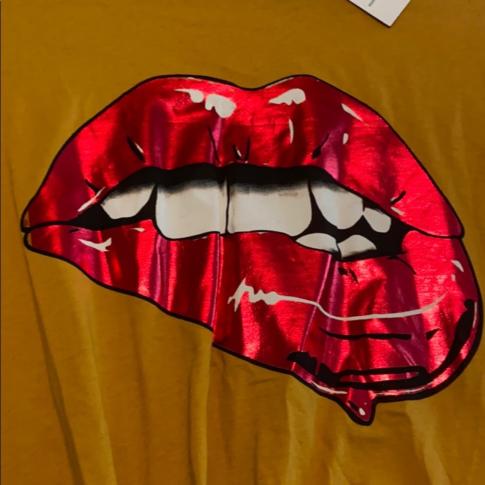 Crop top - Picture 3 of 4